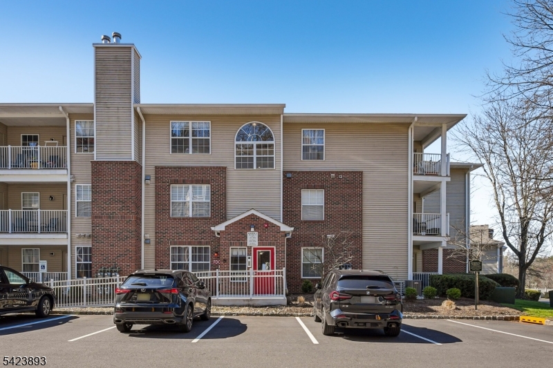 Crescent Court - Residential