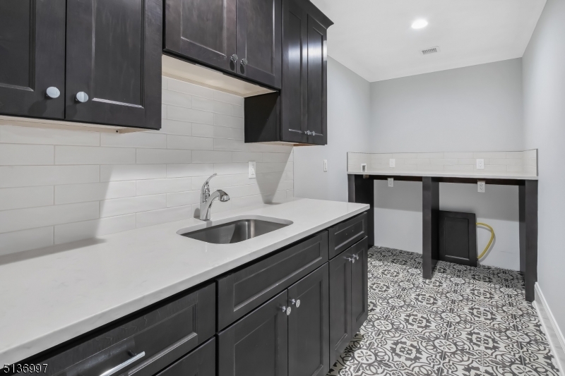 THE HILL - Residential