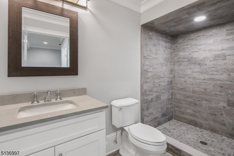 THE HILL - Residential