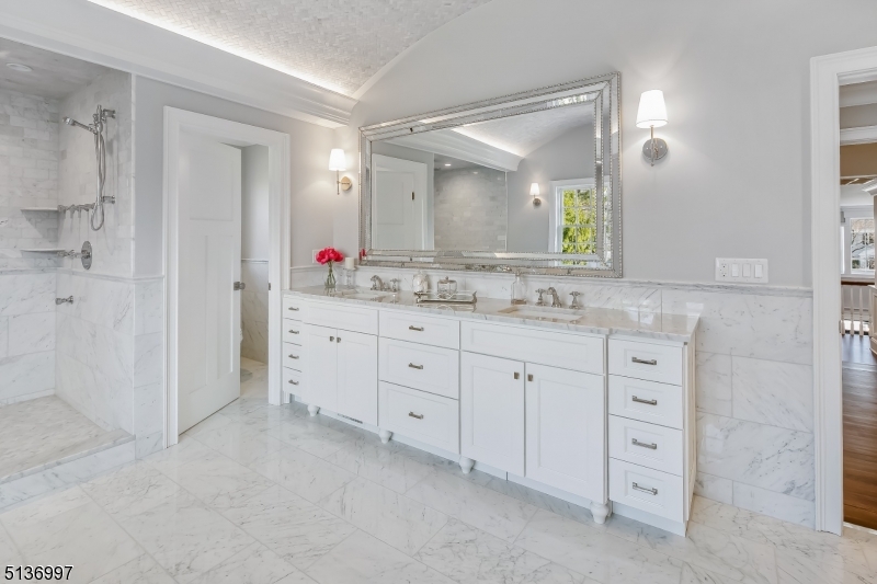 THE HILL - Residential