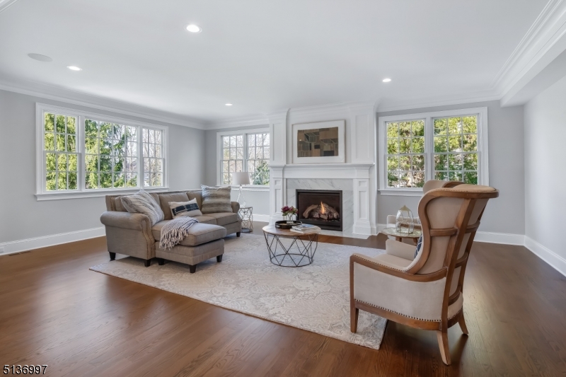 THE HILL - Residential