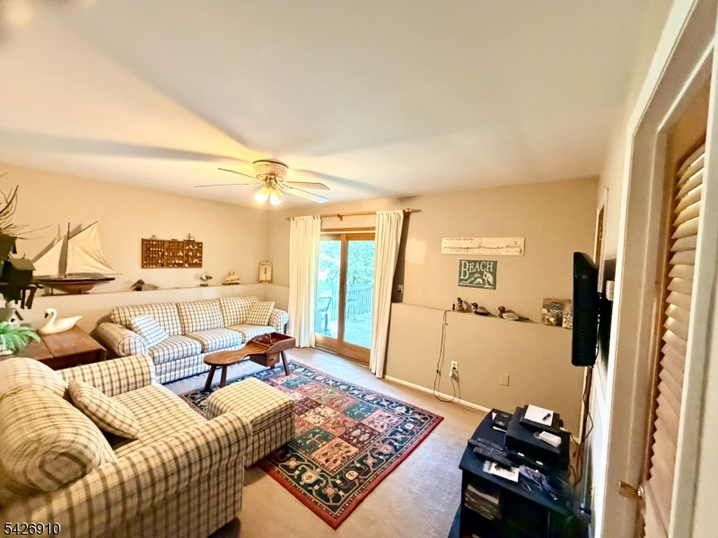 VERNON VALLEY LAKE - Residential