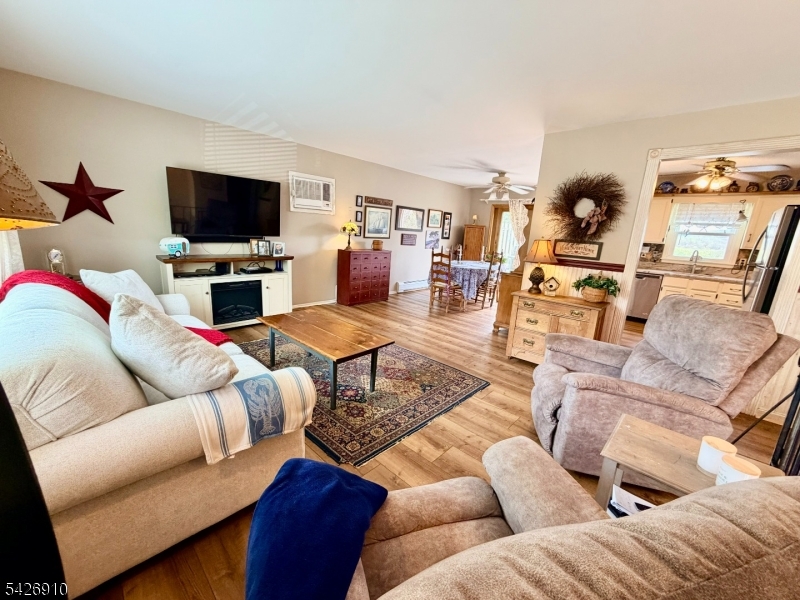 VERNON VALLEY LAKE - Residential