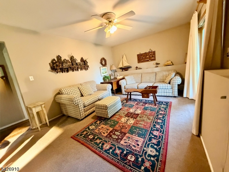 VERNON VALLEY LAKE - Residential