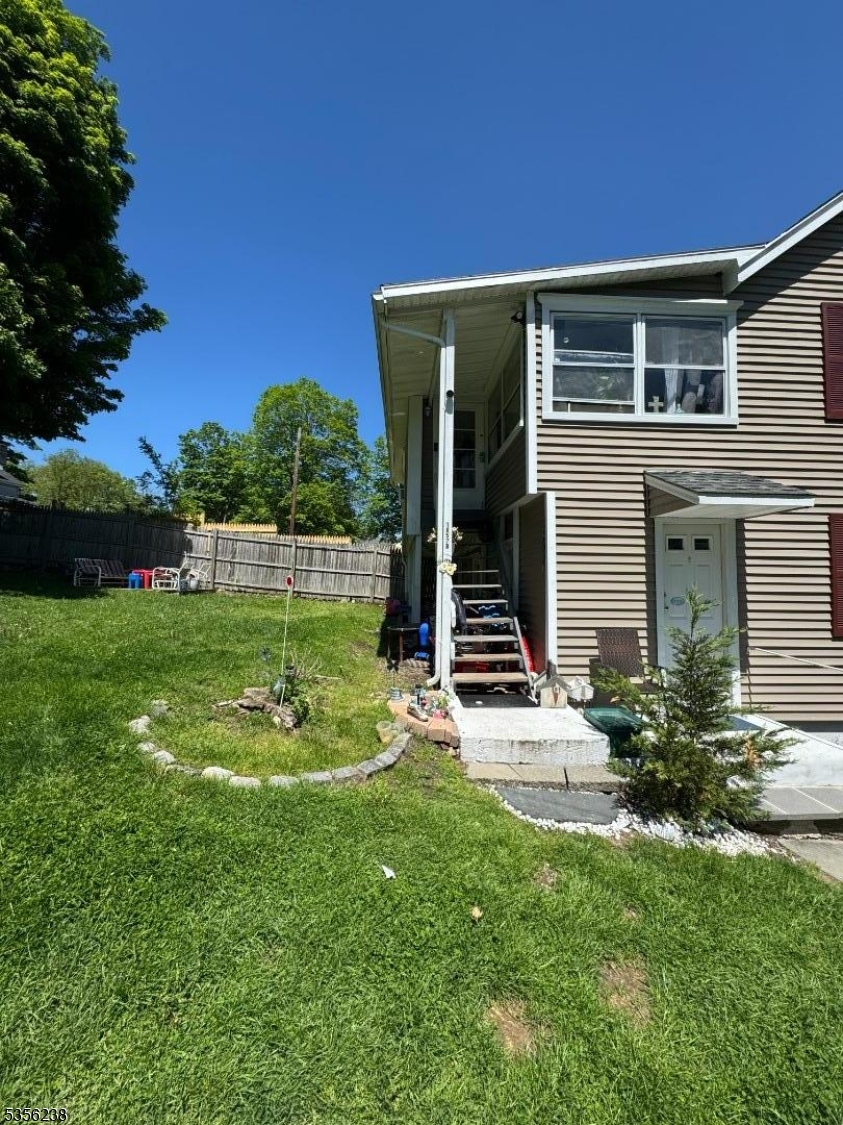 1055-1057 Rt521