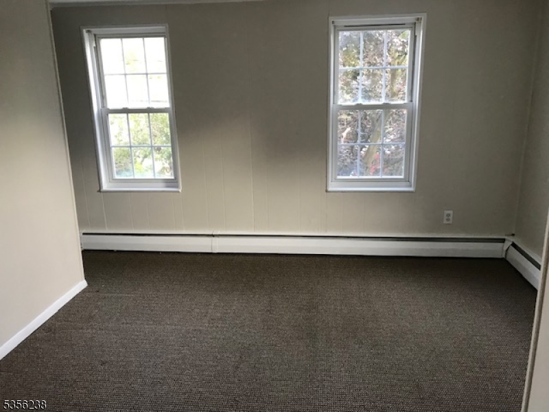 1055-1057 Rt521
