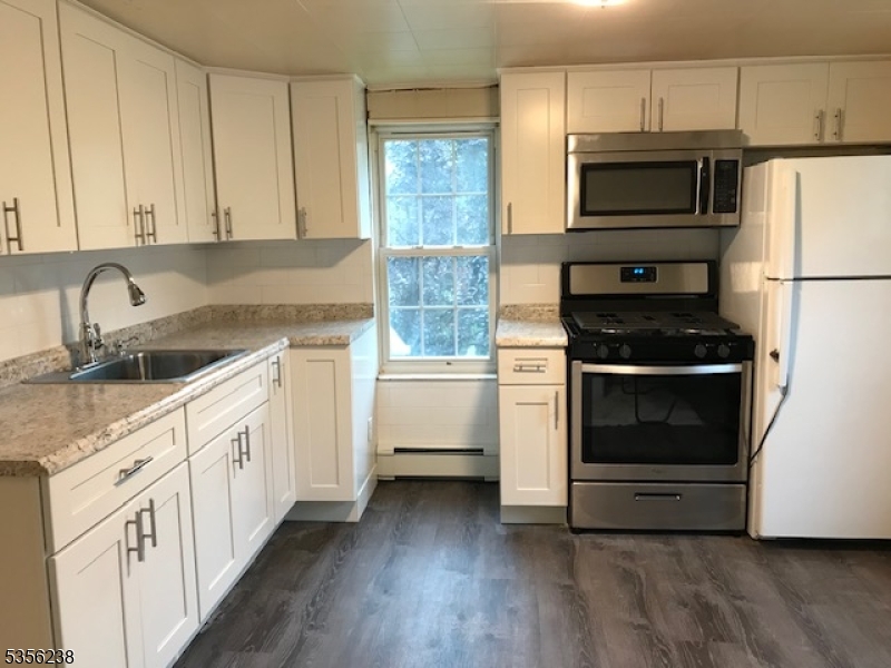 1055-1057 Rt521