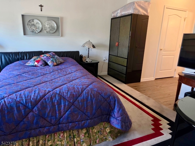 Renaissance at Raritan Val - Residential