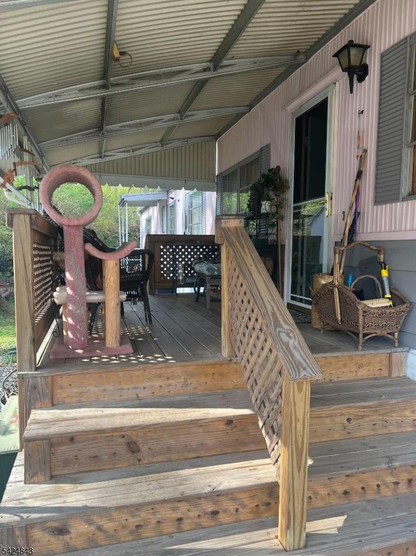 55 Back St - Photo 2