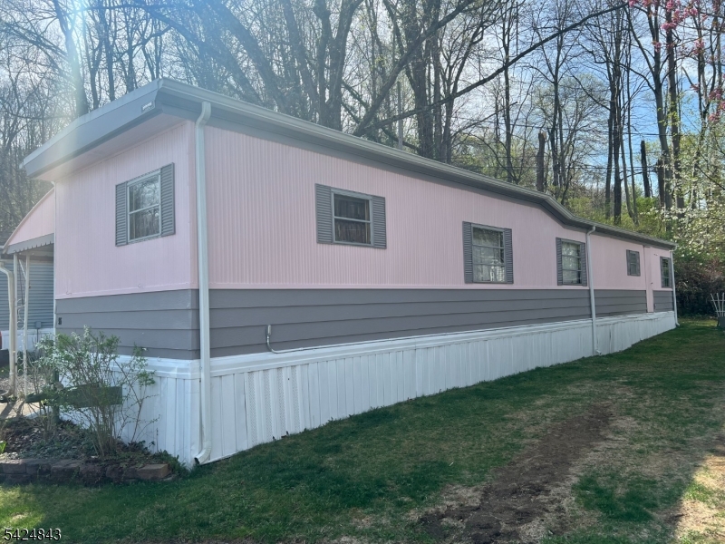 55 Back St - Photo 3