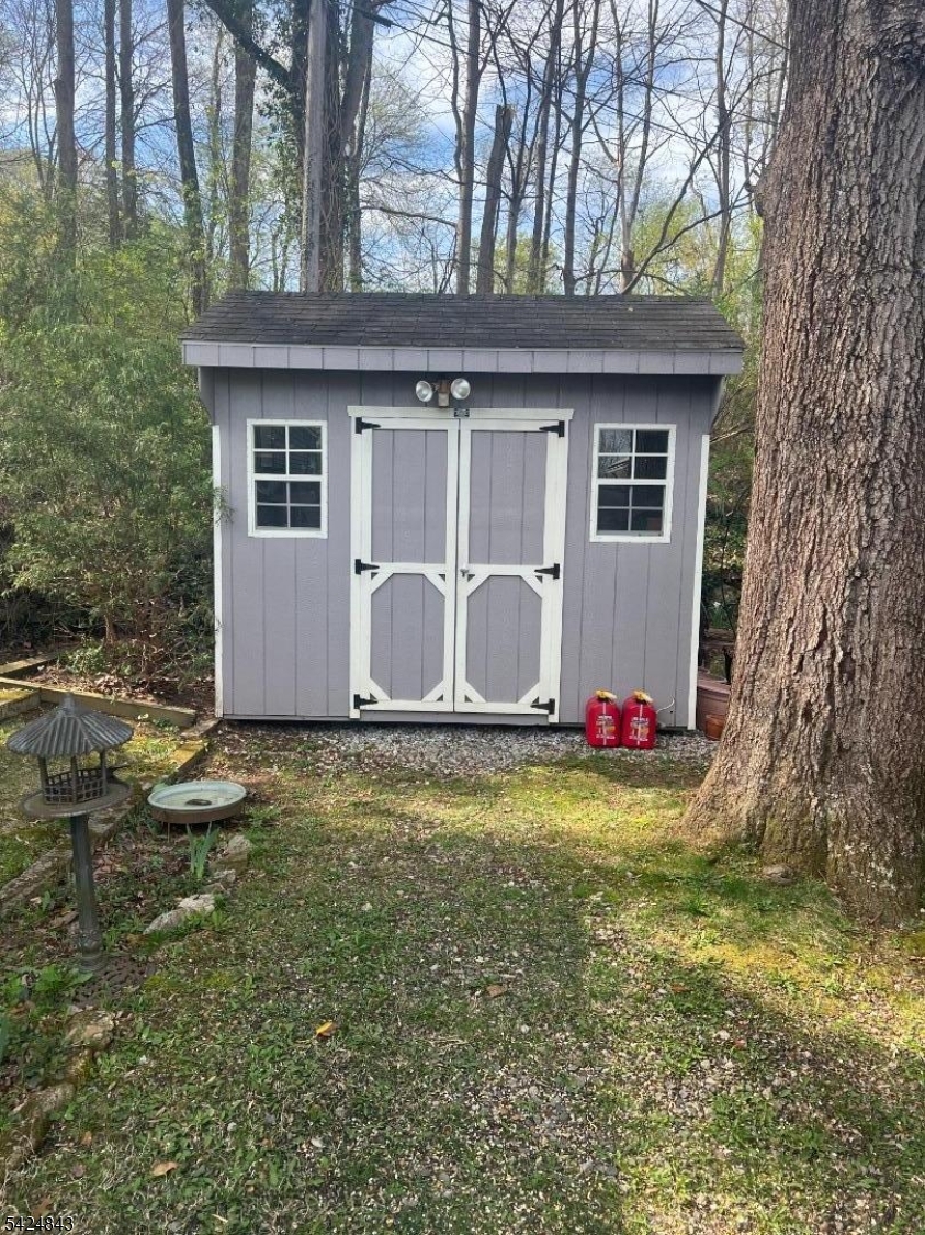 55 Back St - Photo 4