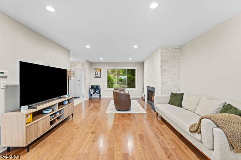 Mountain Ridge - Residential