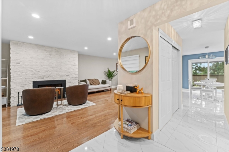 Mountain Ridge - Residential