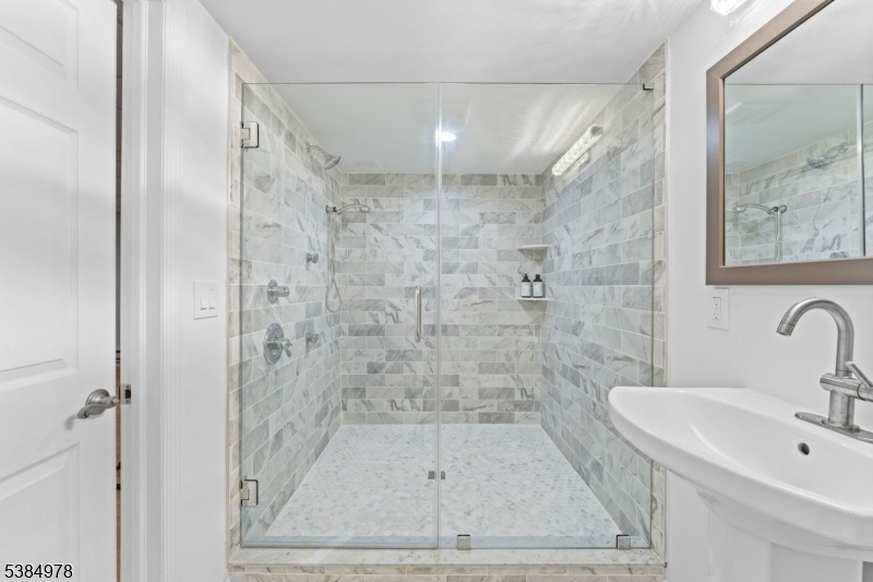 Mountain Ridge - Residential