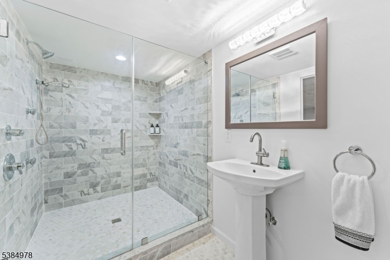 Mountain Ridge - Residential