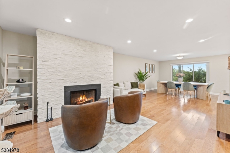 Mountain Ridge - Residential