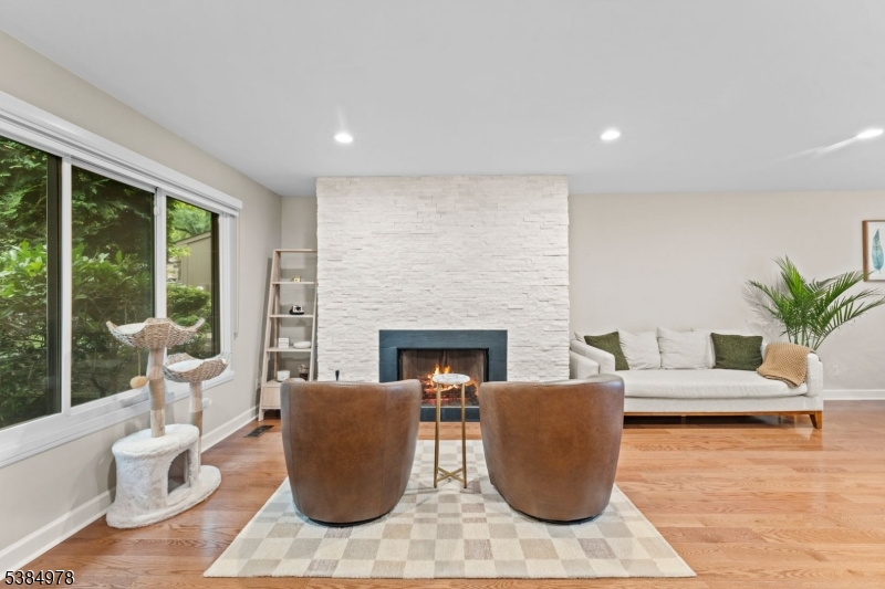 Mountain Ridge - Residential