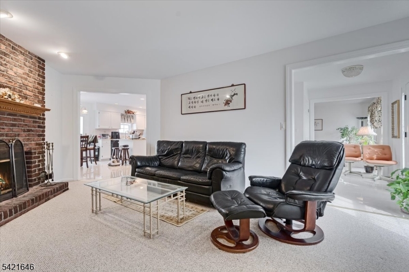 FLANDERS CROSSING - Residential