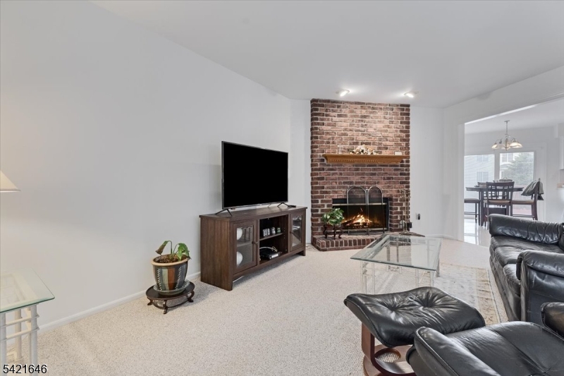 FLANDERS CROSSING - Residential