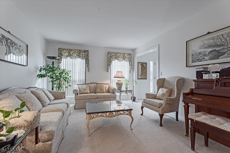 FLANDERS CROSSING - Residential