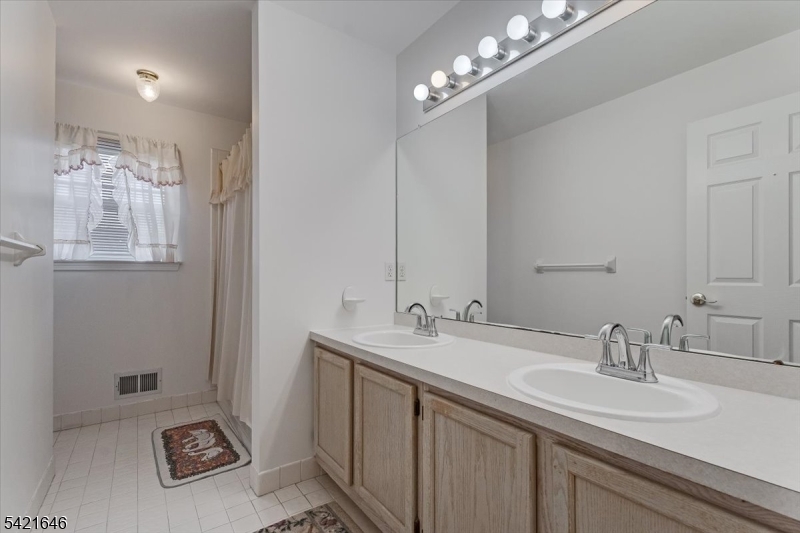 FLANDERS CROSSING - Residential