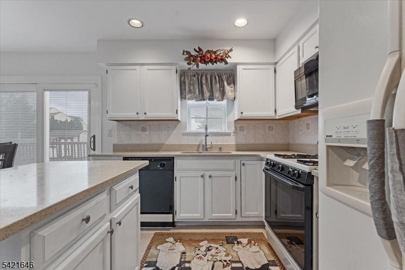 FLANDERS CROSSING - Residential