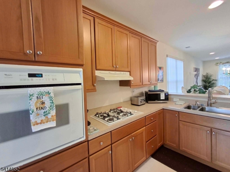 Spinnaker Pointe - Residential