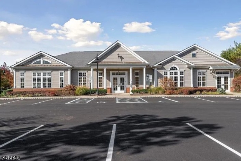 Spinnaker Pointe - Residential