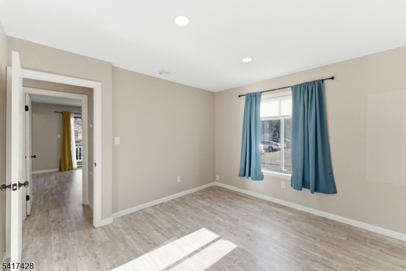 Jonathan Commons - Residential