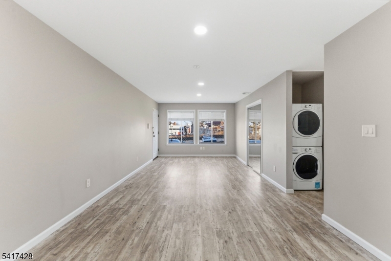 Jonathan Commons - Residential