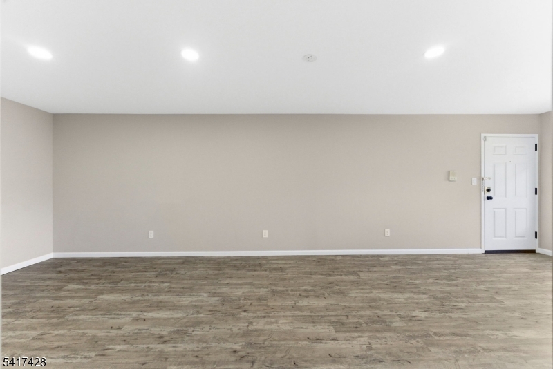 Jonathan Commons - Residential