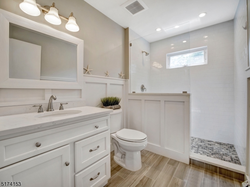 LAKE ROGERENE - Residential