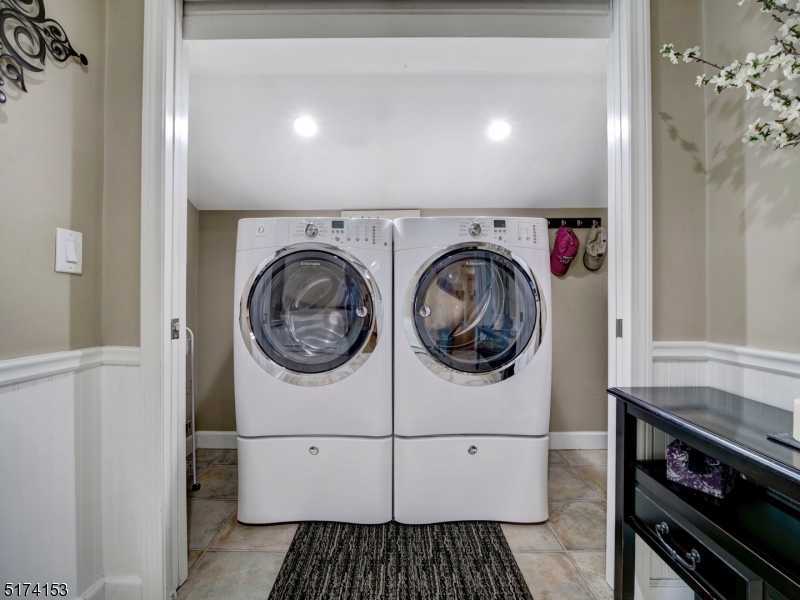 LAKE ROGERENE - Residential