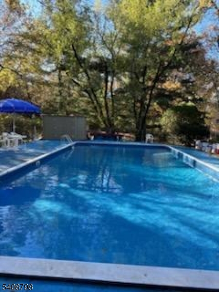 Lawren Brook Manor - Residential