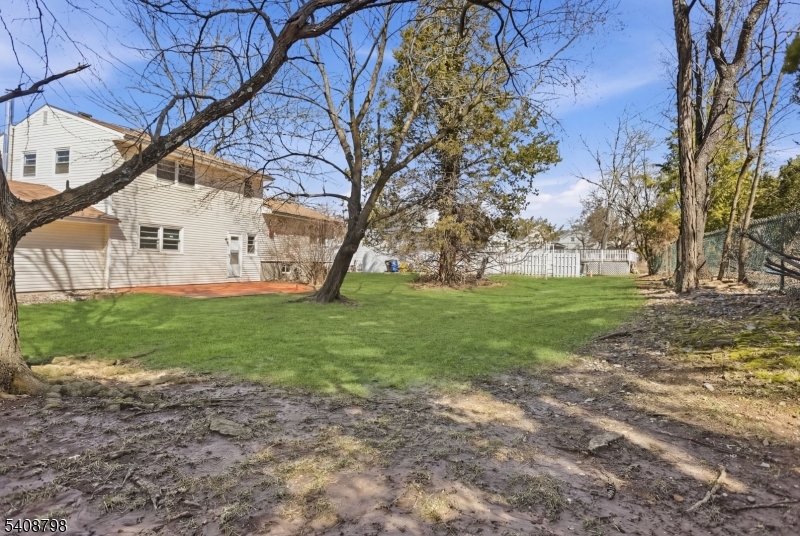 Lawren Brook Manor - Residential