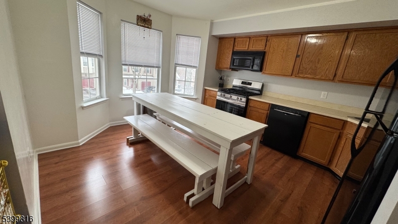 FAIRWAY GREENS - Residential