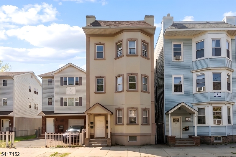 Photo 1 of 31 — 743 S 12Th St, Newark City, NJ 07103