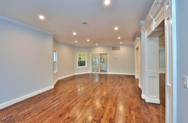 Seven Oaks - Residential