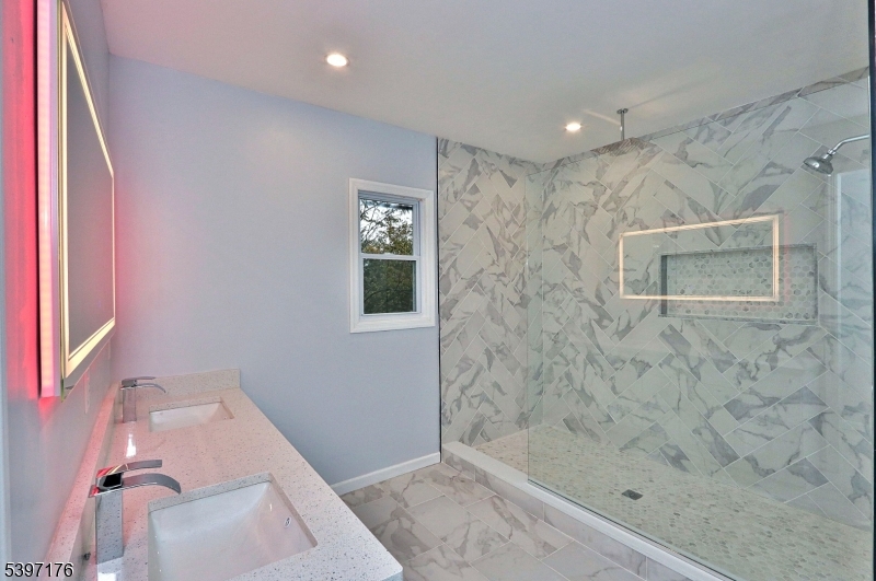 Seven Oaks - Residential