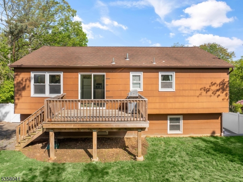 108 Winding Hill Rd