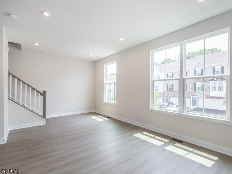 Mountain Ridge - Residential