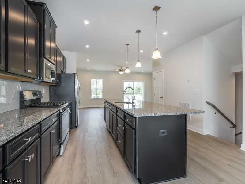 Mountain Ridge - Residential