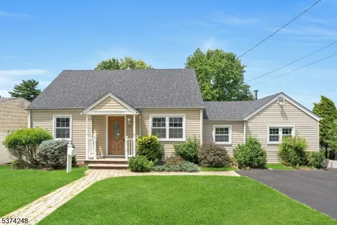 12 Robinson Dr, Woodland Park, NJ 07424 - MLS#: 3977616