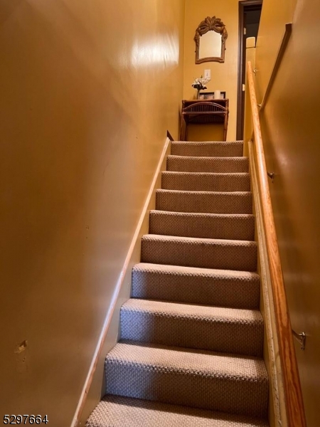 Roselle Boro, New Jersey 07203, United States, 6 Bedrooms Bedrooms, ,3 BathroomsBathrooms,Residential,Active,53516