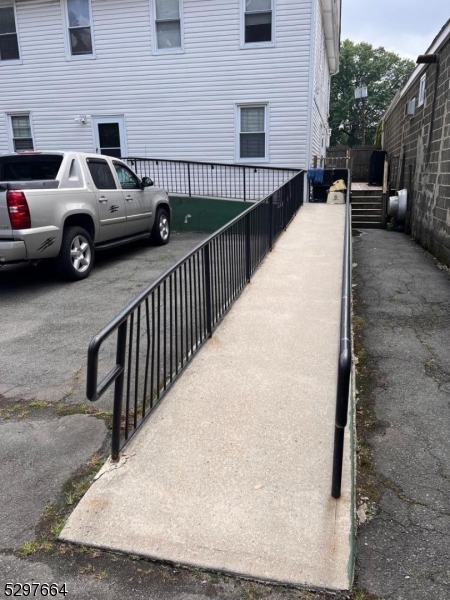 Roselle Boro, New Jersey 07203, United States, 6 Bedrooms Bedrooms, ,3 BathroomsBathrooms,Residential,Active,53516