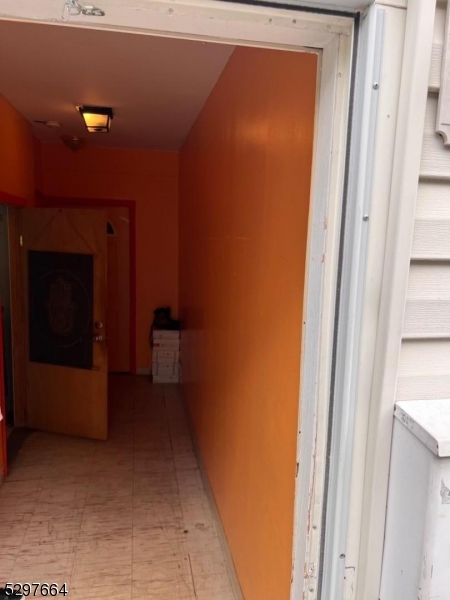 Roselle Boro, New Jersey 07203, United States, 6 Bedrooms Bedrooms, ,3 BathroomsBathrooms,Residential,Active,53516