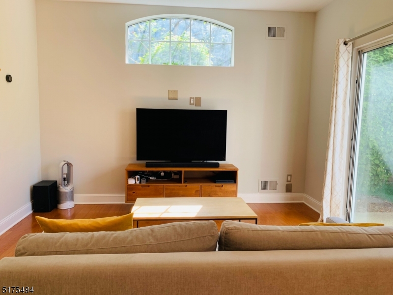 Four Oaks/The Hills - Residential Lease