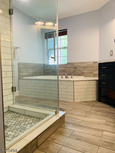 Four Oaks/The Hills - Residential Lease