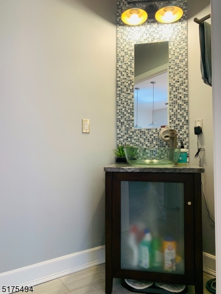 Four Oaks/The Hills - Residential Lease