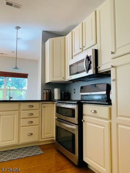 Four Oaks/The Hills - Residential Lease